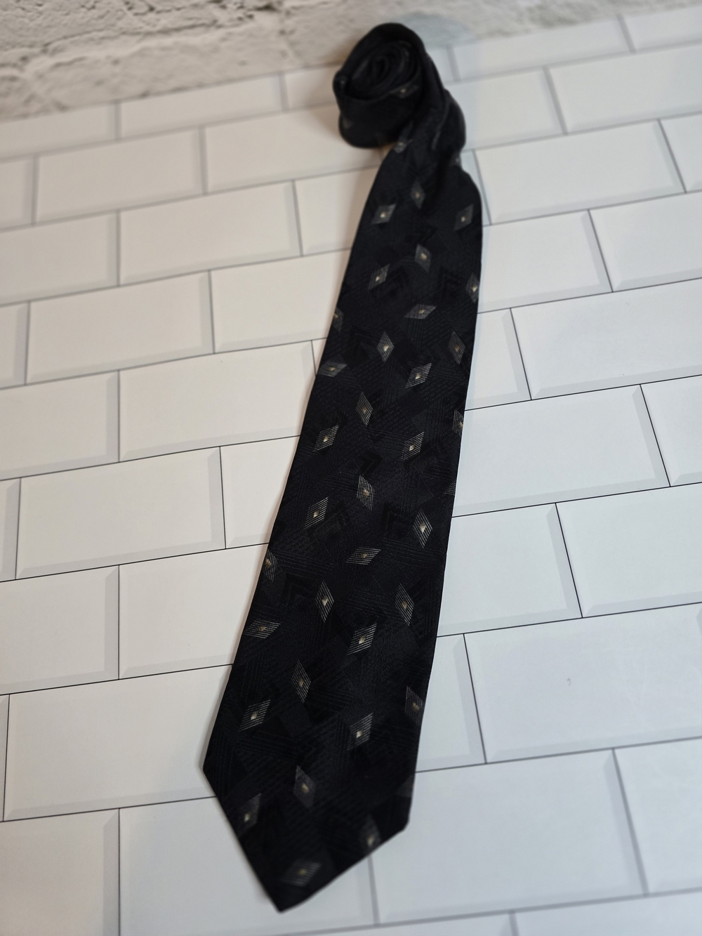 Axist Black Silk Geometric Diamond-Accent Men's Tie